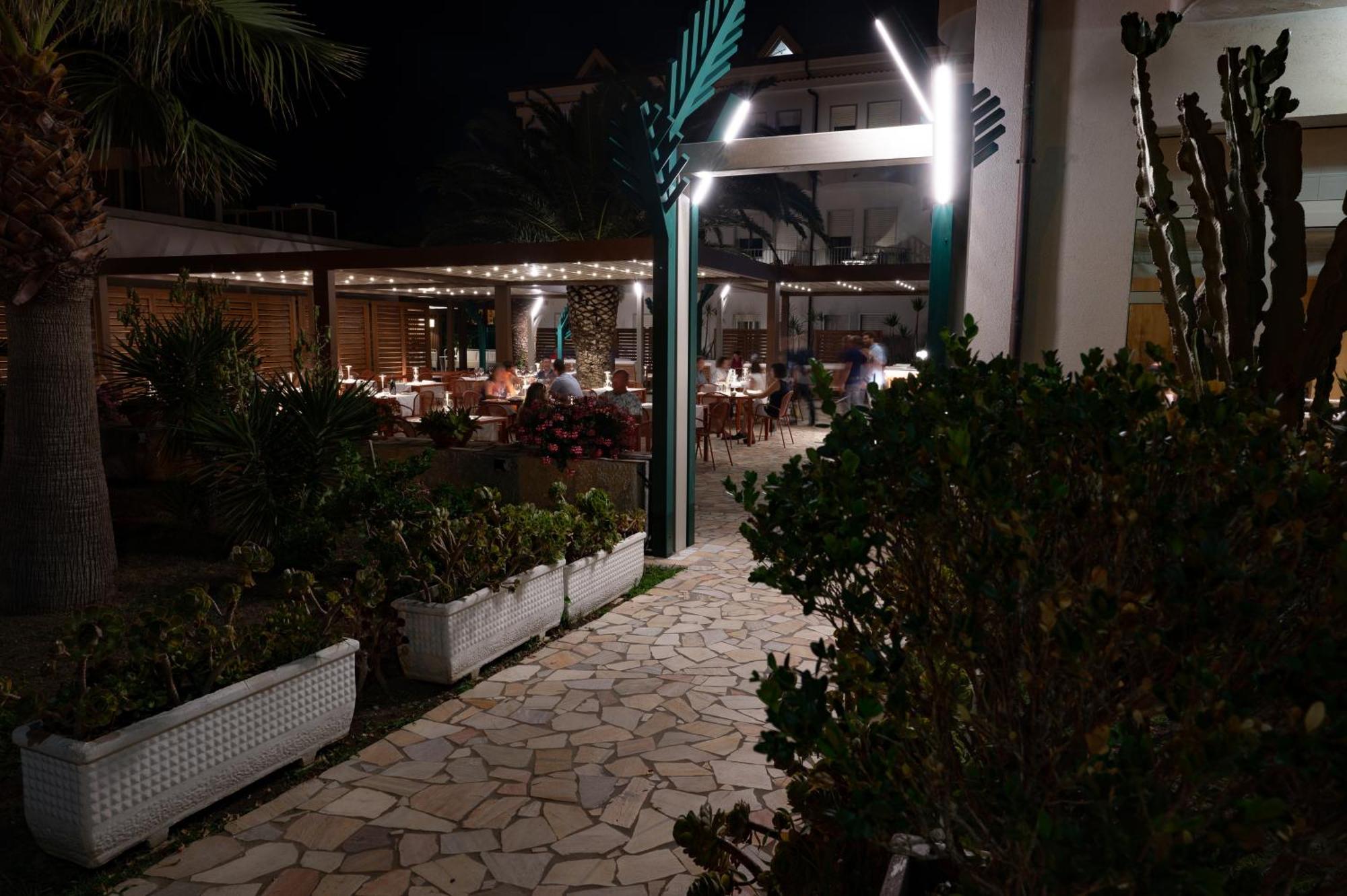 Hotel Garden Praia a Mare Bagian luar foto